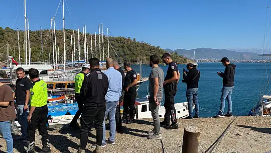 VİRAJI ALAMAYAN ARAÇ İSKELEYE DÜŞTÜ