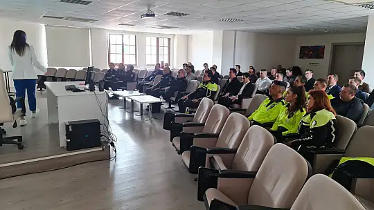 POLİS VE BEKÇİLERE HALKLA İLİŞKİLER VE İLETİŞİM SEMİNERİ 