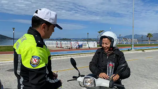 KADIN SÜRÜCÜLERE KARANFİL