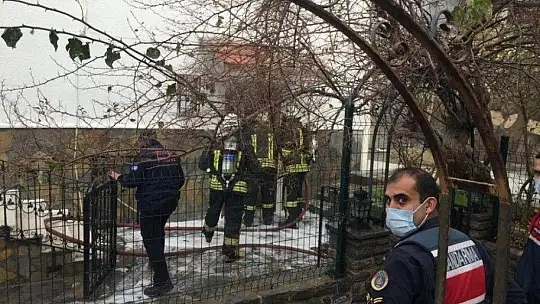 Yanan evde mahsur kalan yaşlı kadın hayatını kaybetti