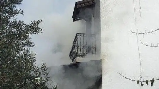 Yanan evde mahsur kalan yaşlı kadın hayatını kaybetti