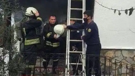Yanan evde mahsur kalan yaşlı kadın hayatını kaybetti