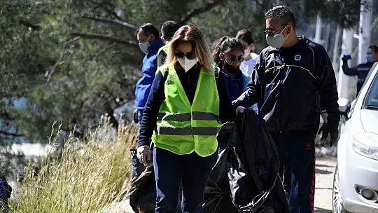 Yarımada'da temizlik çalışması yapıldı
