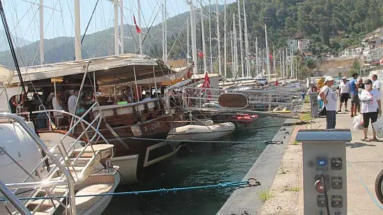 FETHİYE'DE İSKELE DOLDU