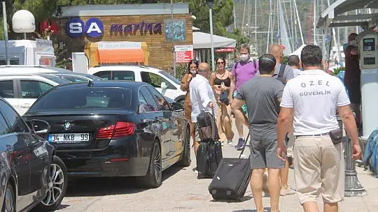 FETHİYE'DE İSKELE DOLDU