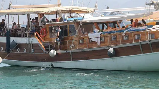 FETHİYE'DE İSKELE DOLDU