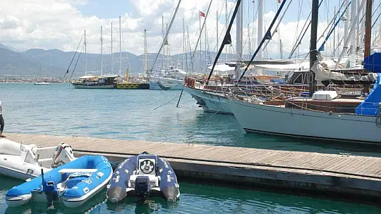 İlk Tatilciler Ateş Ölçülerek Karşılandı