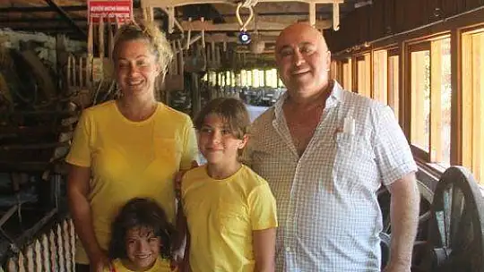 Yeliz Yeşilmen çocukları ile Yörük müzesini gezdi