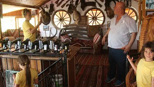 Yeliz Yeşilmen çocukları ile Yörük müzesini gezdi