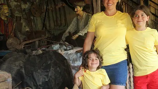 Yeliz Yeşilmen çocukları ile Yörük müzesini gezdi