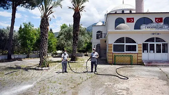 Camiler ve belirlenen noktalarda hummalı çalışma sürüyor