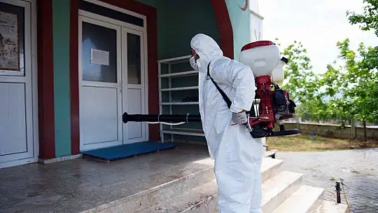 Camiler ve belirlenen noktalarda hummalı çalışma sürüyor