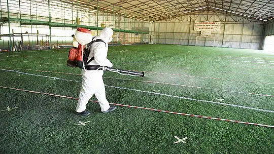 Camiler ve belirlenen noktalarda hummalı çalışma sürüyor