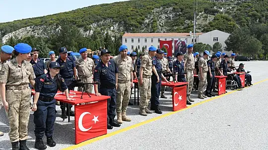 Vali Orhan Tavlı, Engel Tanımayan Dostlarının Askerlik Heyecanına Ortak Oldu
