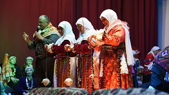 Yaren Gecesi Renkli Görüntülere Sahne Oldu