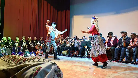 Yaren Gecesi Renkli Görüntülere Sahne Oldu