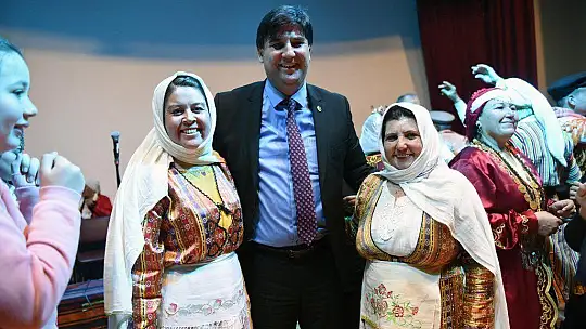 Yaren Gecesi Renkli Görüntülere Sahne Oldu