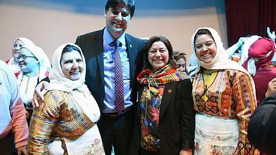 Yaren Gecesi Renkli Görüntülere Sahne Oldu