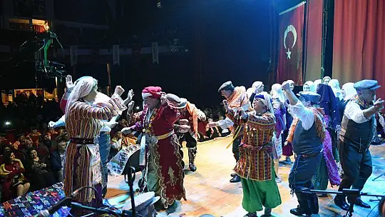 Yaren Gecesi Renkli Görüntülere Sahne Oldu