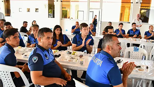 Başkan Karaca, Zabıta ekipleriyle kahvaltıda bir araya geldi
