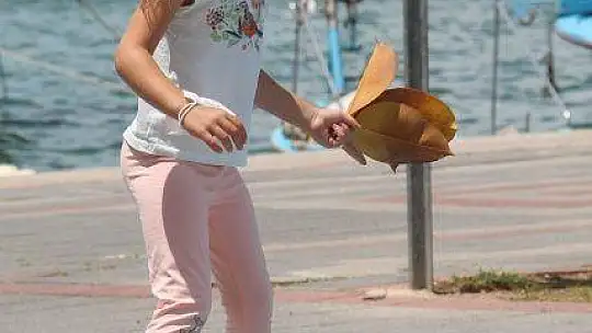 Çocuklar ve Gençler Sokaktaydı