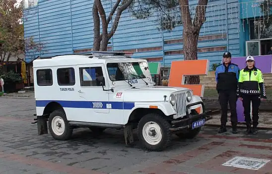 1954 MODEL NOSTALJİK JİP TANITILDI