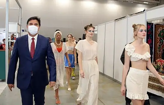 2. Craft İstanbul El Sanatları Fuarı'na Üzümlü Dastarı defilesi damga vurdu