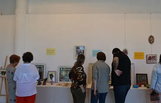 Anneler Günü'ne özel karma sergi