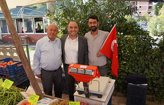 Başkan Akdenizli'den Esnaf ve Vatandaşlara Türk Bayrağı