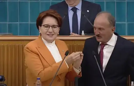 Behçet Saatcı, İYİ Parti rozetini taktı