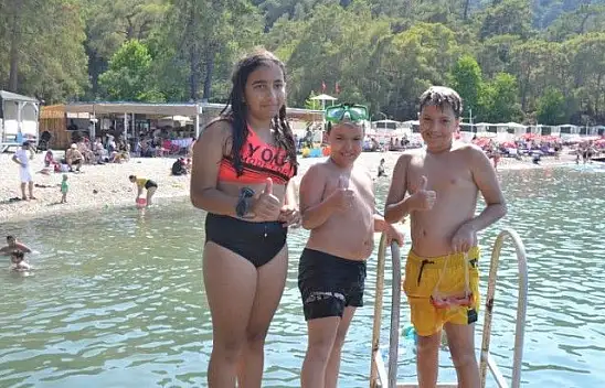 Büyük Samanlık Plajında Bayram Yoğunluğu