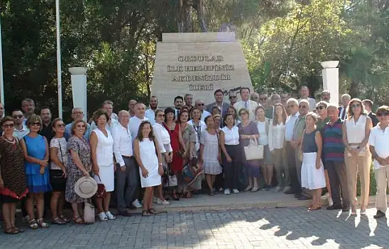 CUMHURİYET HALK PARTİSİ 99. YAŞINI KUTLADI