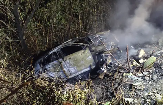 DEREYE UÇAN ARAÇ YANDI, SÜRÜCÜ HAYATINI KAYBETTİ