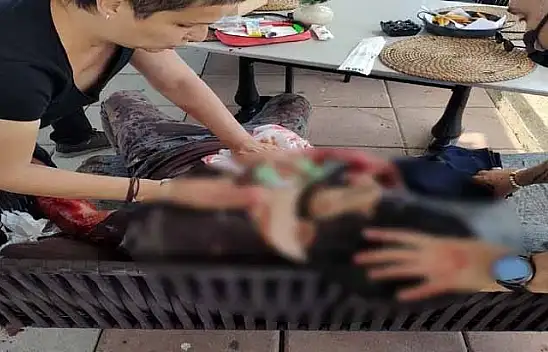 Eski sevgilisiyle gördüğü şahsı parkta bıçakladı