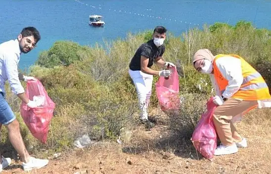 Fethiye Ak Parti Gençlik Kollarından Çevre Temizliği