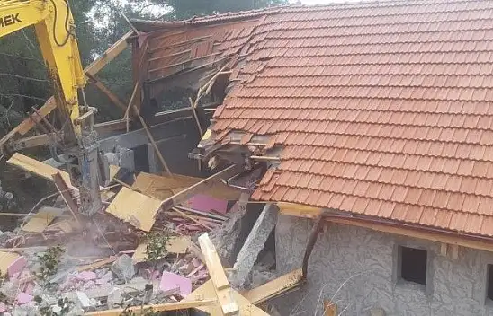 Fethiye'de ki kaçak villalar yıkılıyor