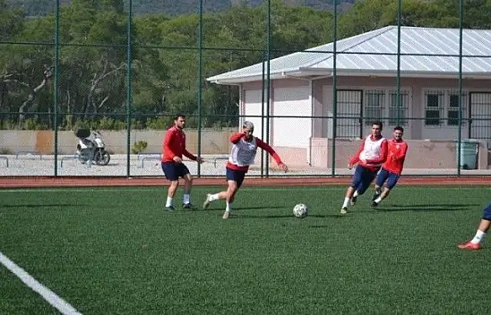 Fethiyespor suni çimde hazırlanıyor