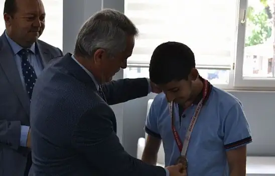 Genç Taha, Türkiye üçüncüsü