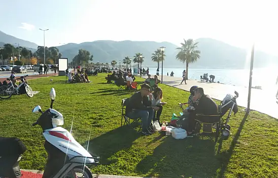 Güzel hava ördeklere yaradı