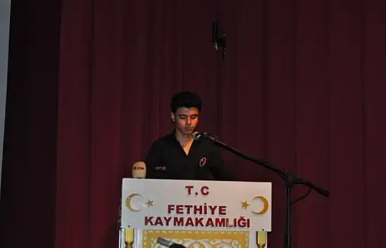 Kahraman Şiiri duygulandırdı