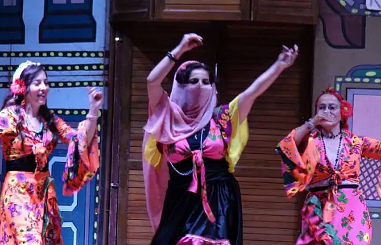 'KANLI NİGAR' FETHİYE'DE SAHNELENDİ