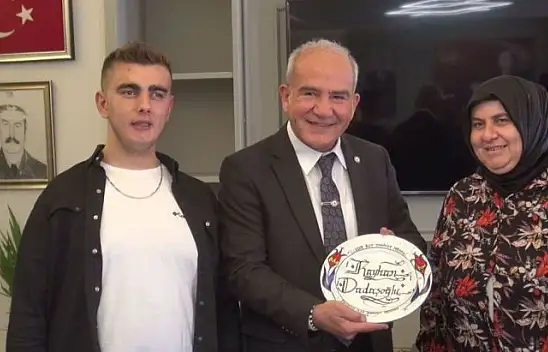 MÜDÜR DADAŞOĞLU'NDAN DOĞUM GÜNÜ HEDİYESİ