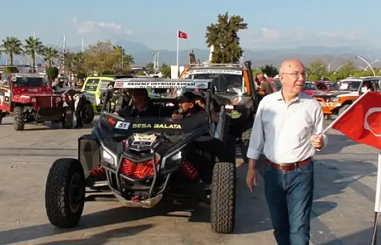 OFFROAD ARAÇLARI, BEŞKAZA MEYDANI'NDA
