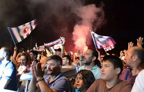 Şimşekler kupayı Beşkaza'da kaldırdı