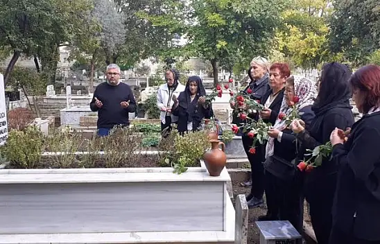 TÜRK KADINLAR BİRLİĞİNDEN KABİR ZİYARETLERİ