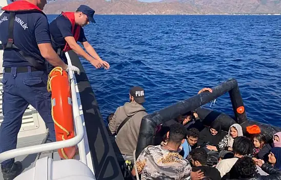 Türk karasularına geri itilen göçmenler kurtarıldı