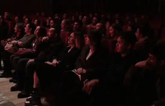 UMUT OĞUZ'UN KAHKAHA 'MIKNATIS'I BÜYÜK ALKIŞ TOPLADI