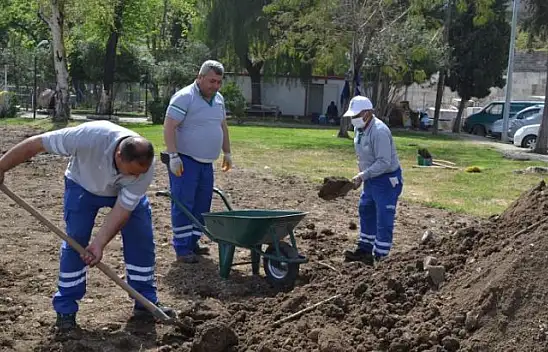 Amfi tiyatro sahipsiz kaldı