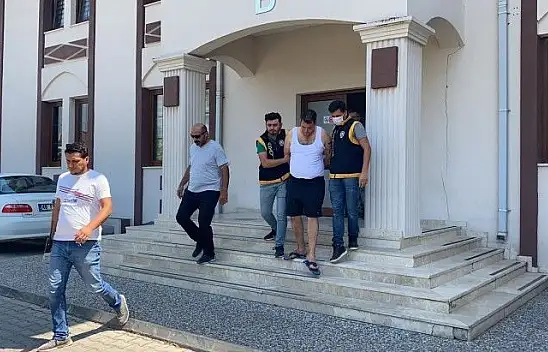 Annesini yemek masasında bıçaklayan öldüren zanlı tutuklandı