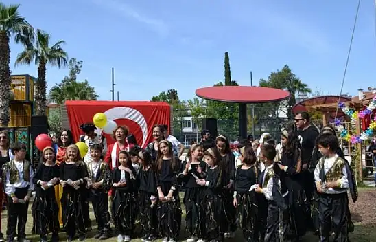 Çocuklar bayramlarını kutladı